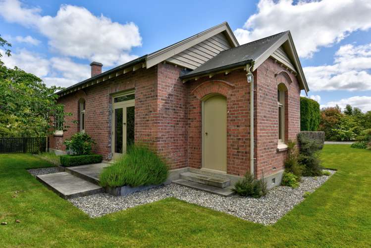 7 Waimea Valley Road Gore Surrounds_24