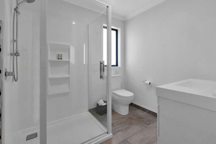 7 Fred Carr Place One Tree Point_27