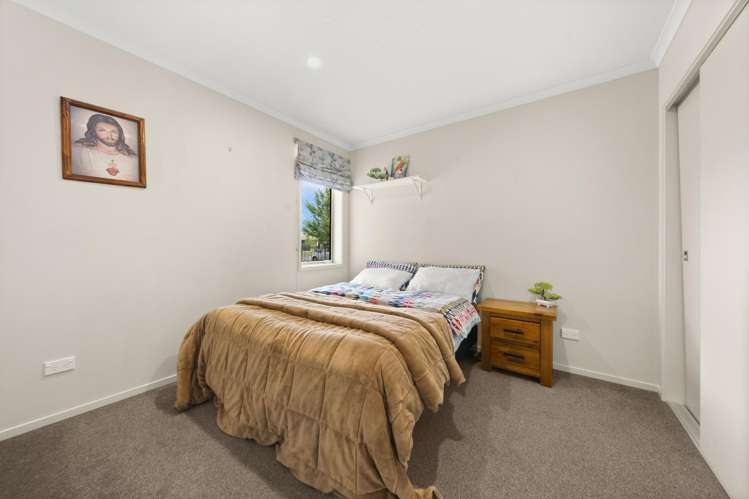 8 Maple Grove Solway_12