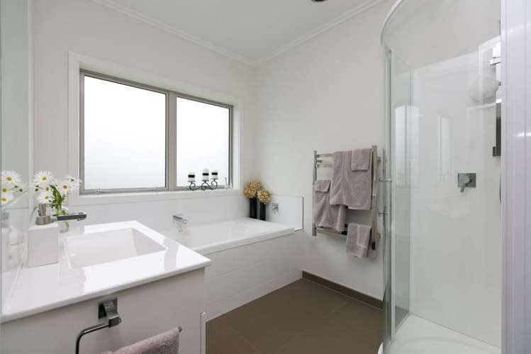 10 Saint Andrews Parkway Waiwhakaiho_43