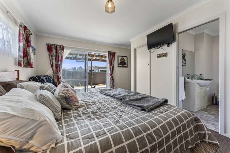 14 Muapoko Street Himatangi Beach_9