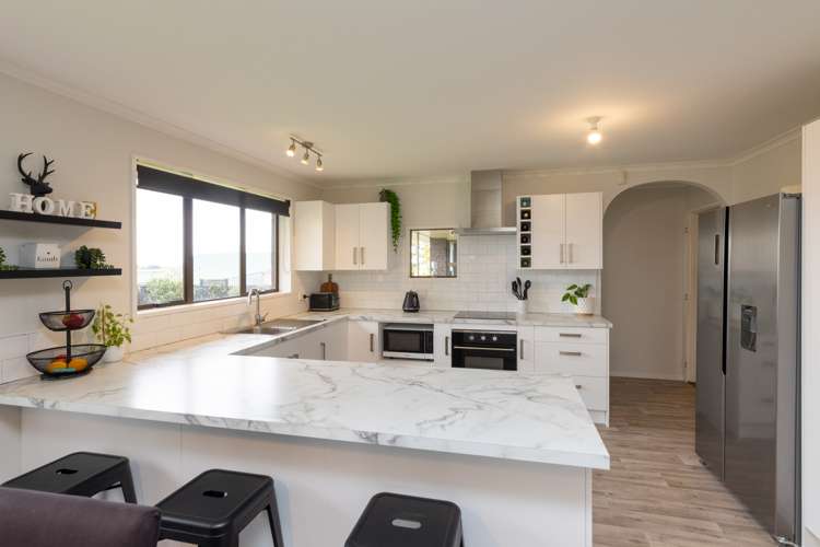 76 Watershed Road Bunnythorpe_9