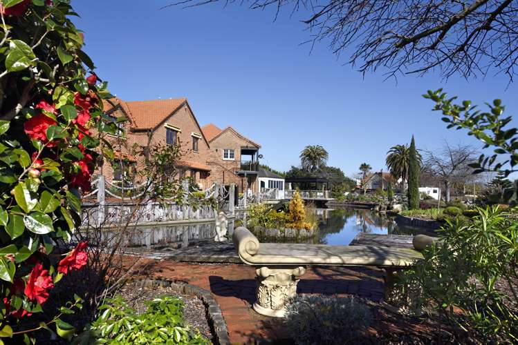 9/7 Quiet Woman Way Monaco_18