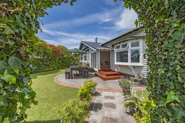 29 Broadway Avenue Waikuku Beach_2