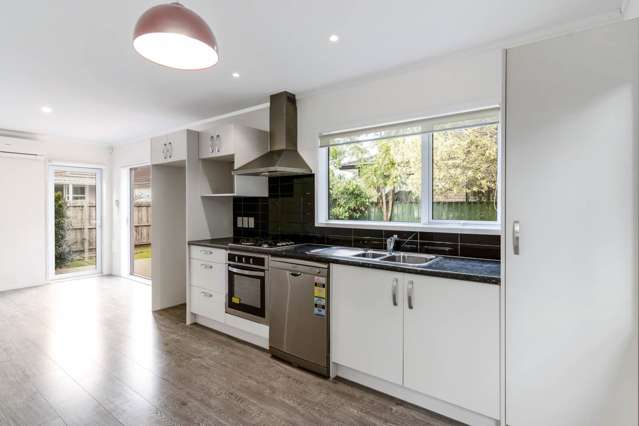 4A Kiernan Place Kelston_3