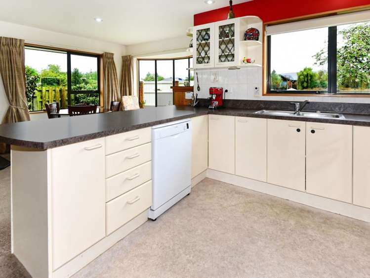 18 Devon Crescent Darfield_9