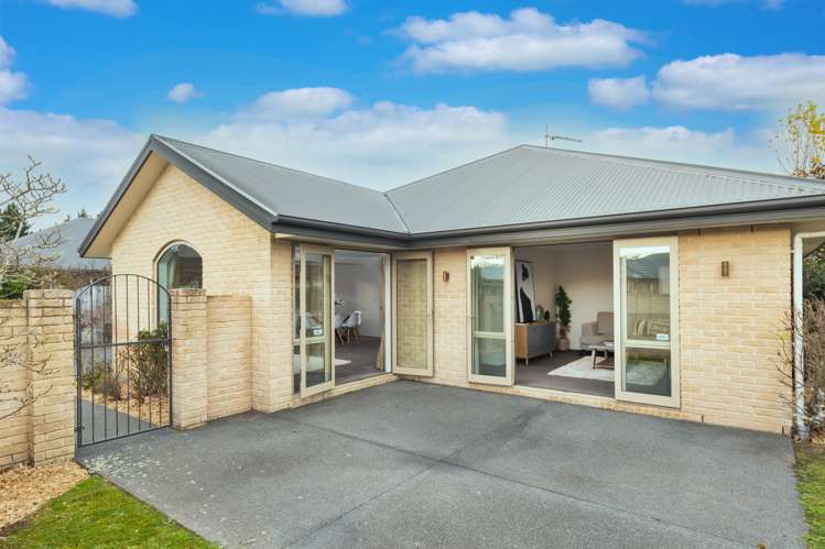 6 Len Hale Place Parklands_14