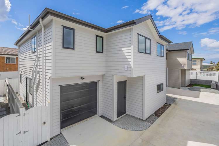 14a Letterkenny Place Blockhouse Bay_16