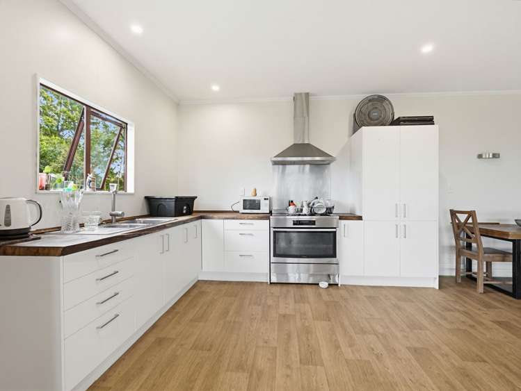 129 McLeod Rd Helensville_7