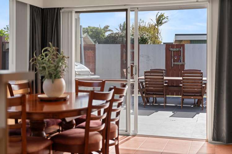 27 Meadowland Street_4
