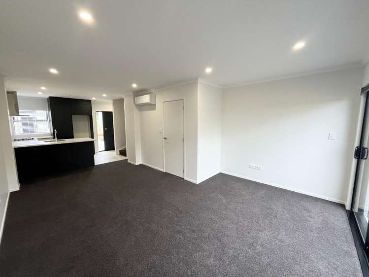 2/8 Ngaere Avenue 1053_4