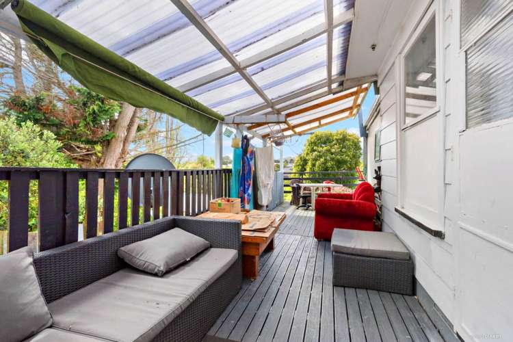 79 Fairclough Road Beach Haven_10