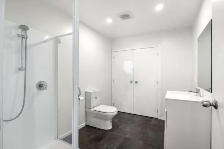 Units 1-6/200 Pilkington Road Point England_17