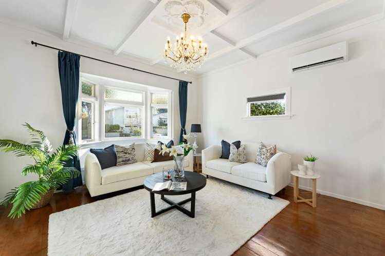 15 Chatham Avenue Mount Albert_11