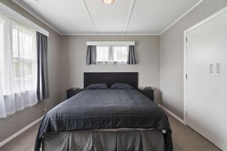 3 Somerset Crescent Highbury_15