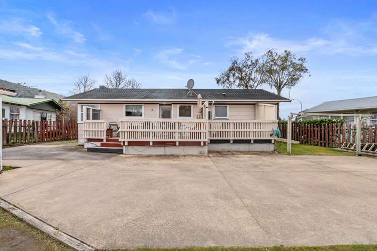 8 Joanne Crescent Pukehangi_11