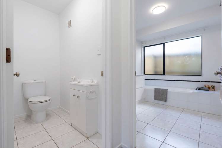 2/353 Glenfield Road Glenfield_20