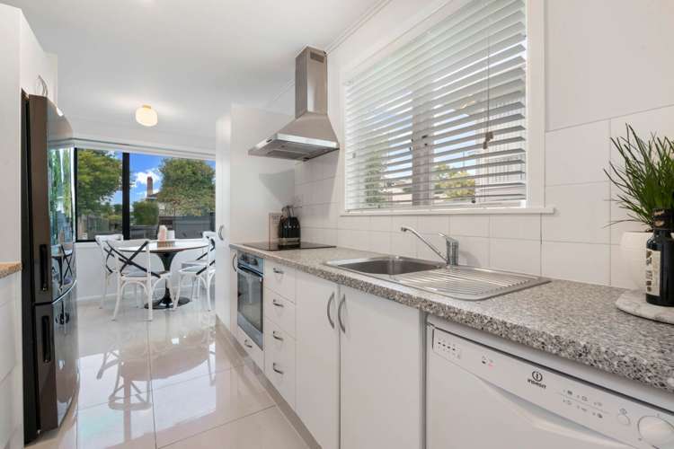 1/51 Knightsbridge Drive Forrest Hill_11