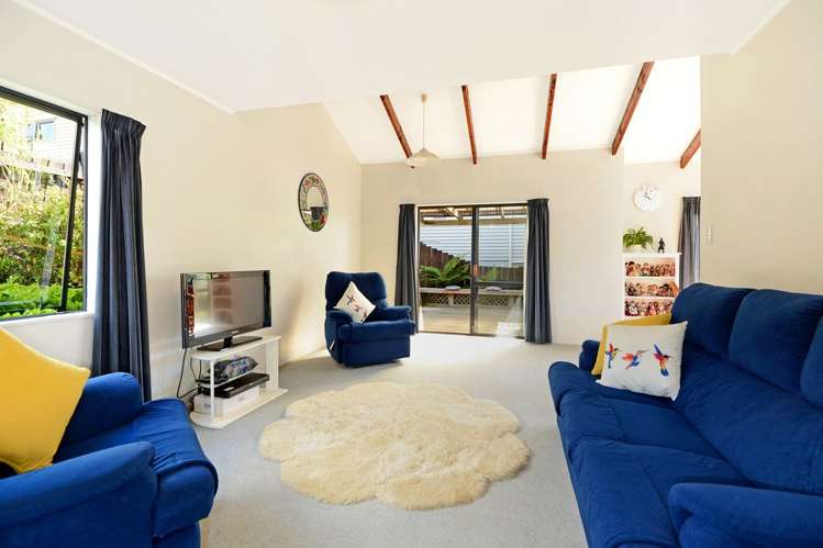 2/12 Agincourt Street Glenfield_5