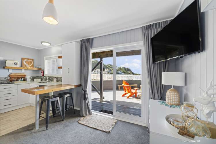 68 Owhiro Bay Parade Owhiro Bay_12