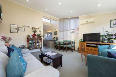 2/135 Parrs Cross Road_2