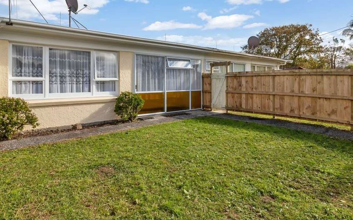 One Bedroom Unit on Kamo Road! 2