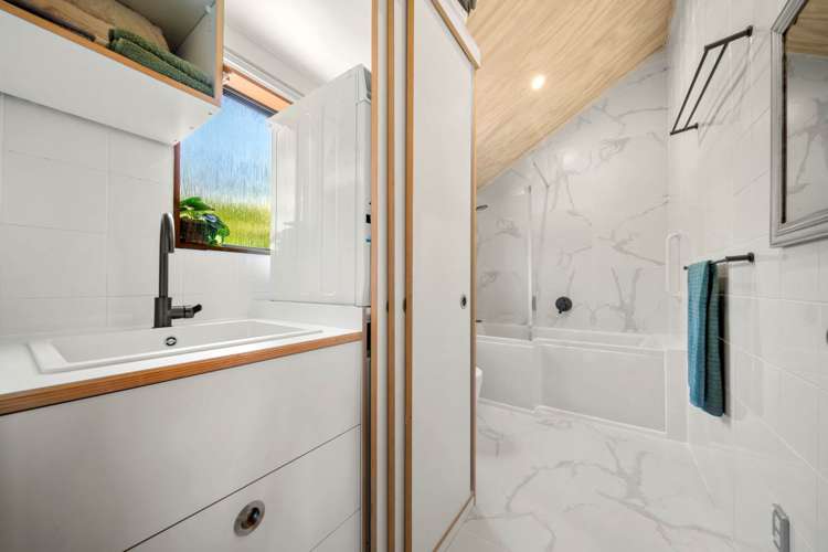 961 East Coast Road Torbay_11