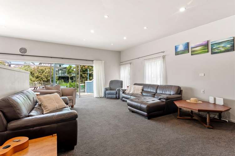1257 Whangaparaoa Road Gulf Harbour_11