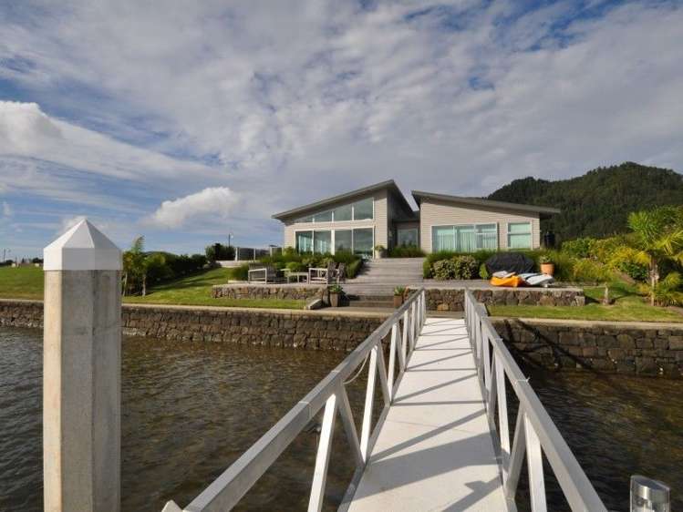 111 Motu Iti Pauanui_2