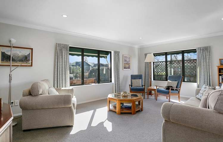 10 Fairburn Place Leamington_10