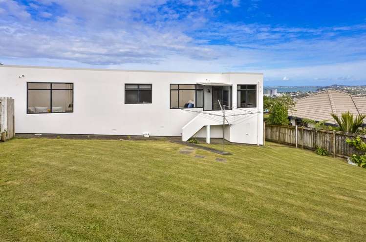5 Savoy Road Orewa_32