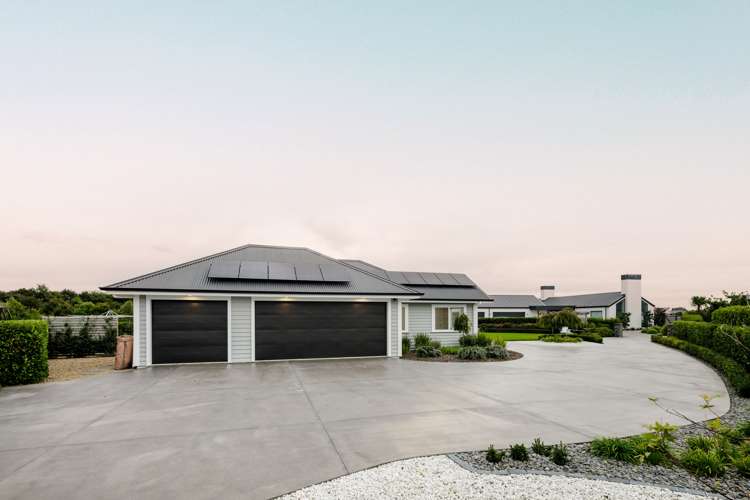 25 Alan Livingston Drive Cambridge_2