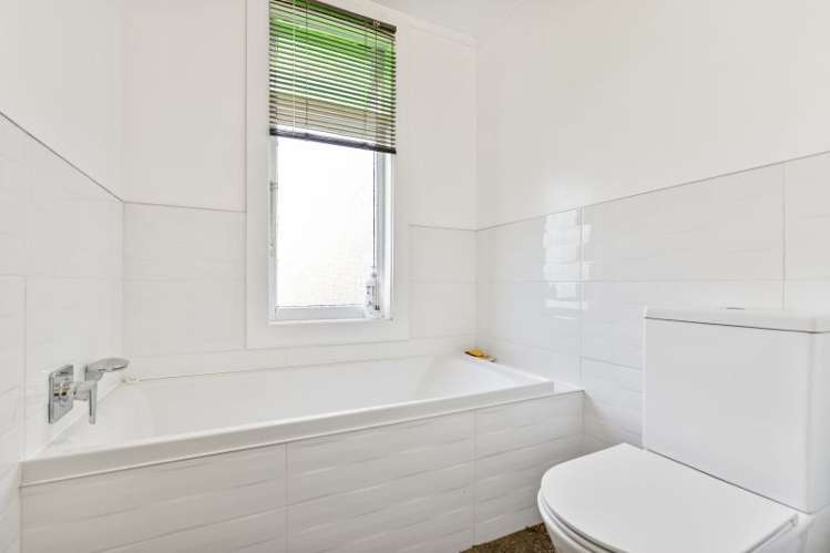 34 Te Aroha Street Hamilton East_17