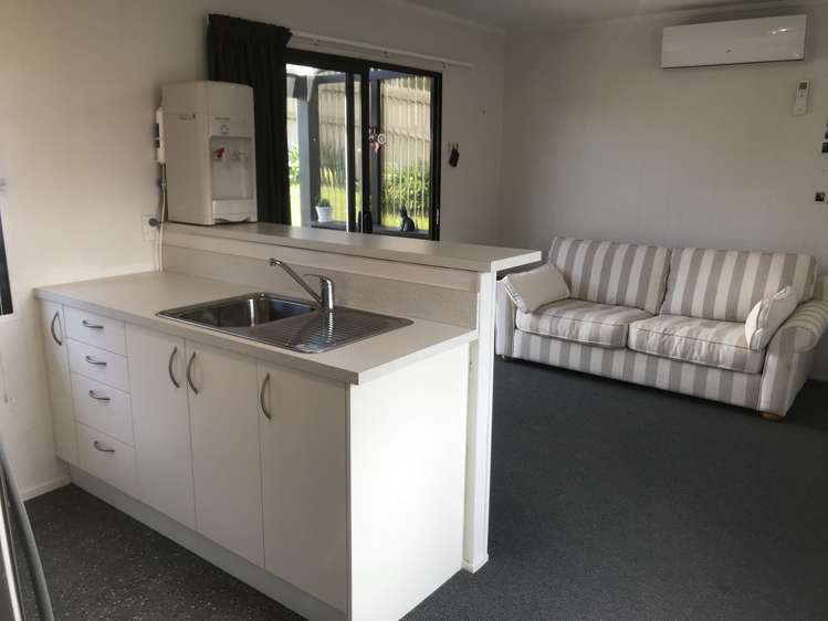 54 Helena Street Massey_14