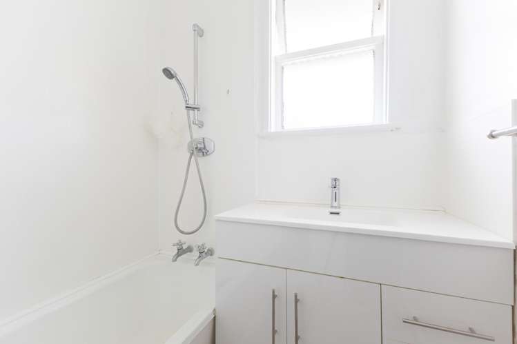 24 Clyde Crescent Roslyn_15