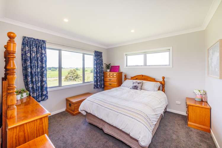 760 Halcombe Road Halcombe_18