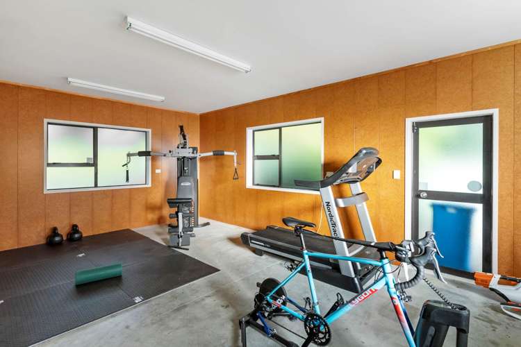 61 Puketutu Road Bombay_31