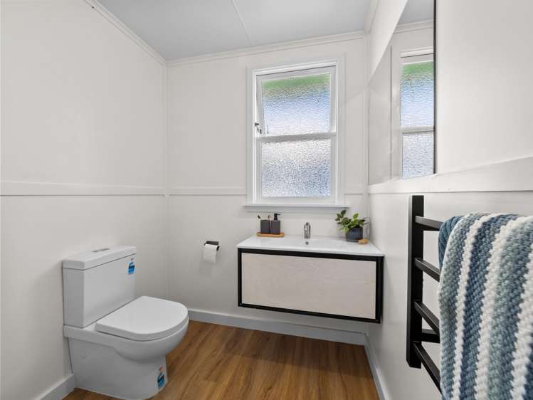 118 Creek Road Allenton_13