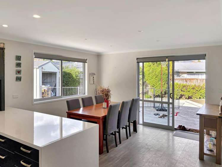 8 Christie Crescent 10484_7