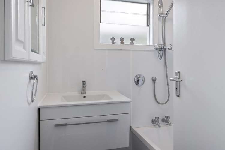 6 Calgher Avenue Waitara_17