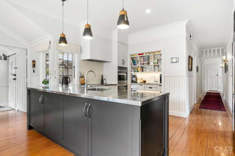 411 Fergusson Drive Heretaunga_8