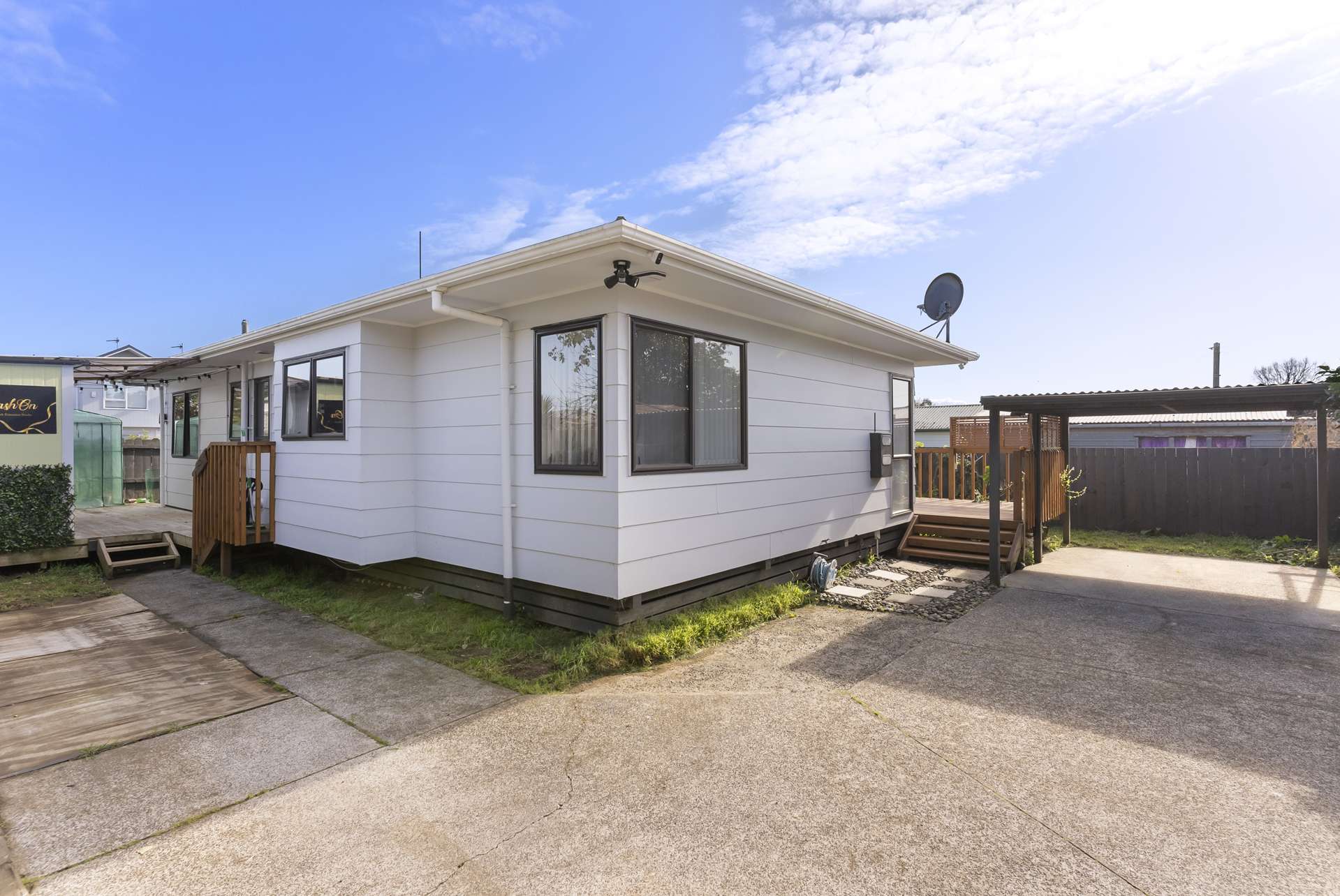 2/4 Daniel Avenue Mangere East_0