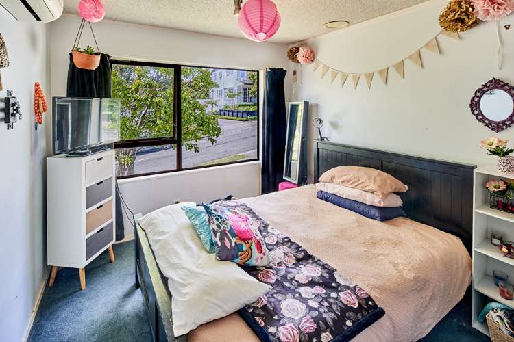 16 Brasenose Place Tawa_14