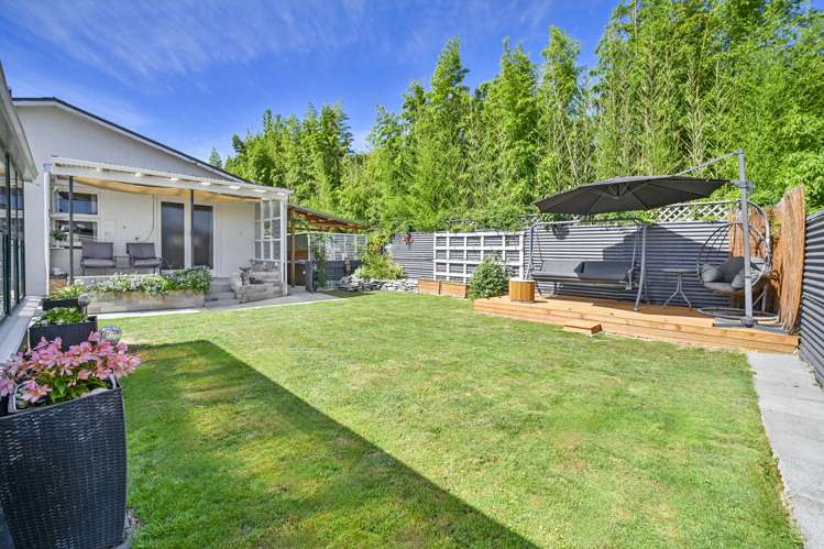 711 Maitland Crescent Mayfair_18