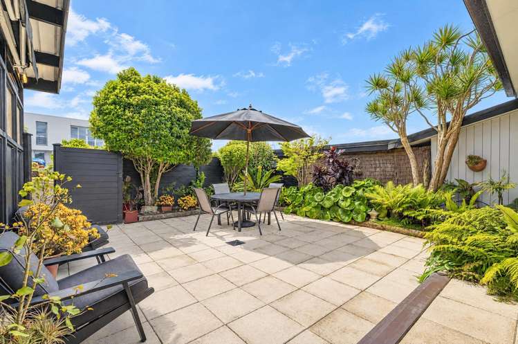 3/2 Chilton Place Mellons Bay_20