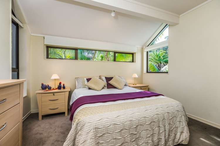 2 Saran Place Hillsborough_12