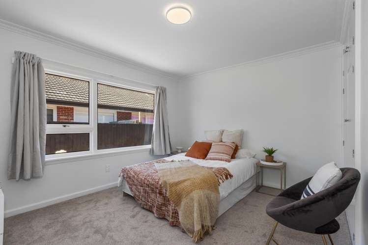 1 & 2/25 Hills Road Edgeware_5