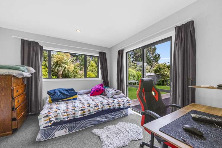 28 Sunstone Crescent Brown Owl_13