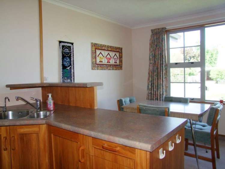 2 Duthie Street Milton_8