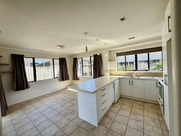 4 Madeleine Terrace Papamoa_1